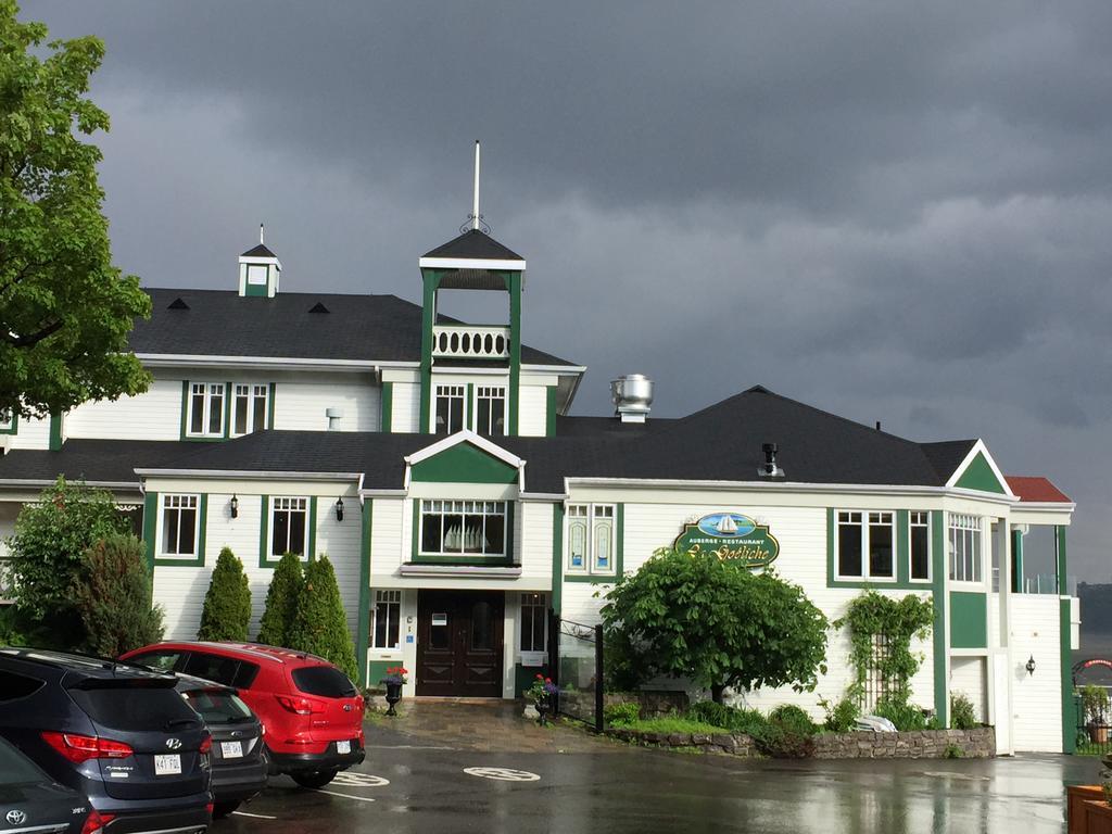 Goeliche Hotel Et Appartement Saint-Laurent-de-l'ile d'Orleans Экстерьер фото